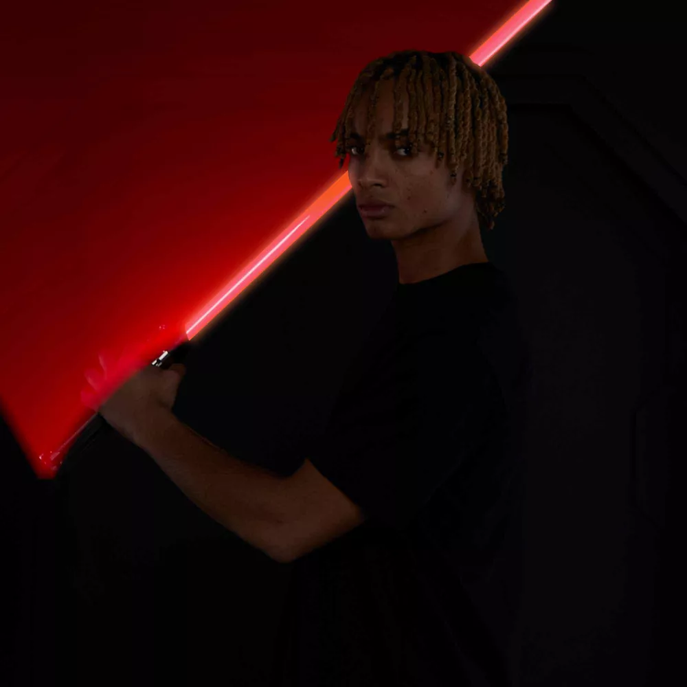 Disney Store Sabre Laser Dark Vador Legacy 5 Disney Store Sabre Laser Dark Vador Legacy – Image 3