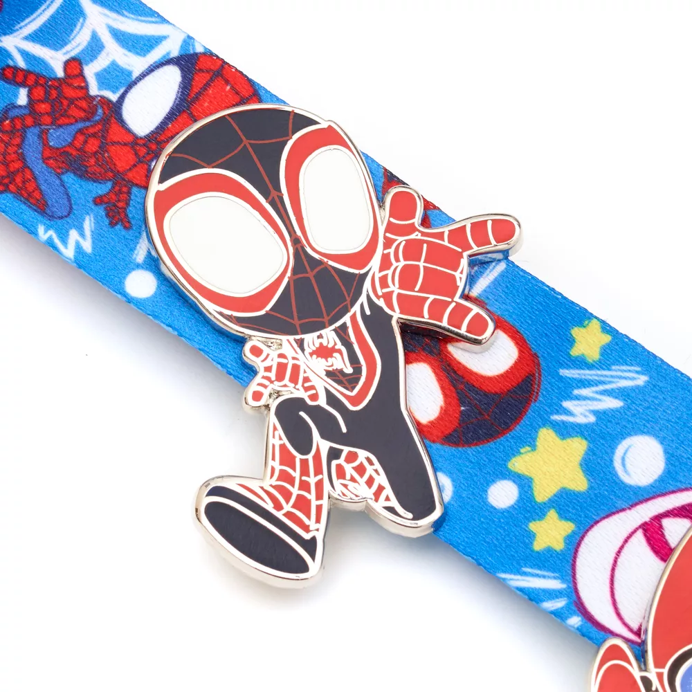 Disney Store Ensemble Pin's Et Tour De Cou Spidey Et Ses Amis Extraordinaires 5 Disney Store Ensemble Pin's Et Tour De Cou Spidey Et Ses Amis Extraordinaires – Image 3