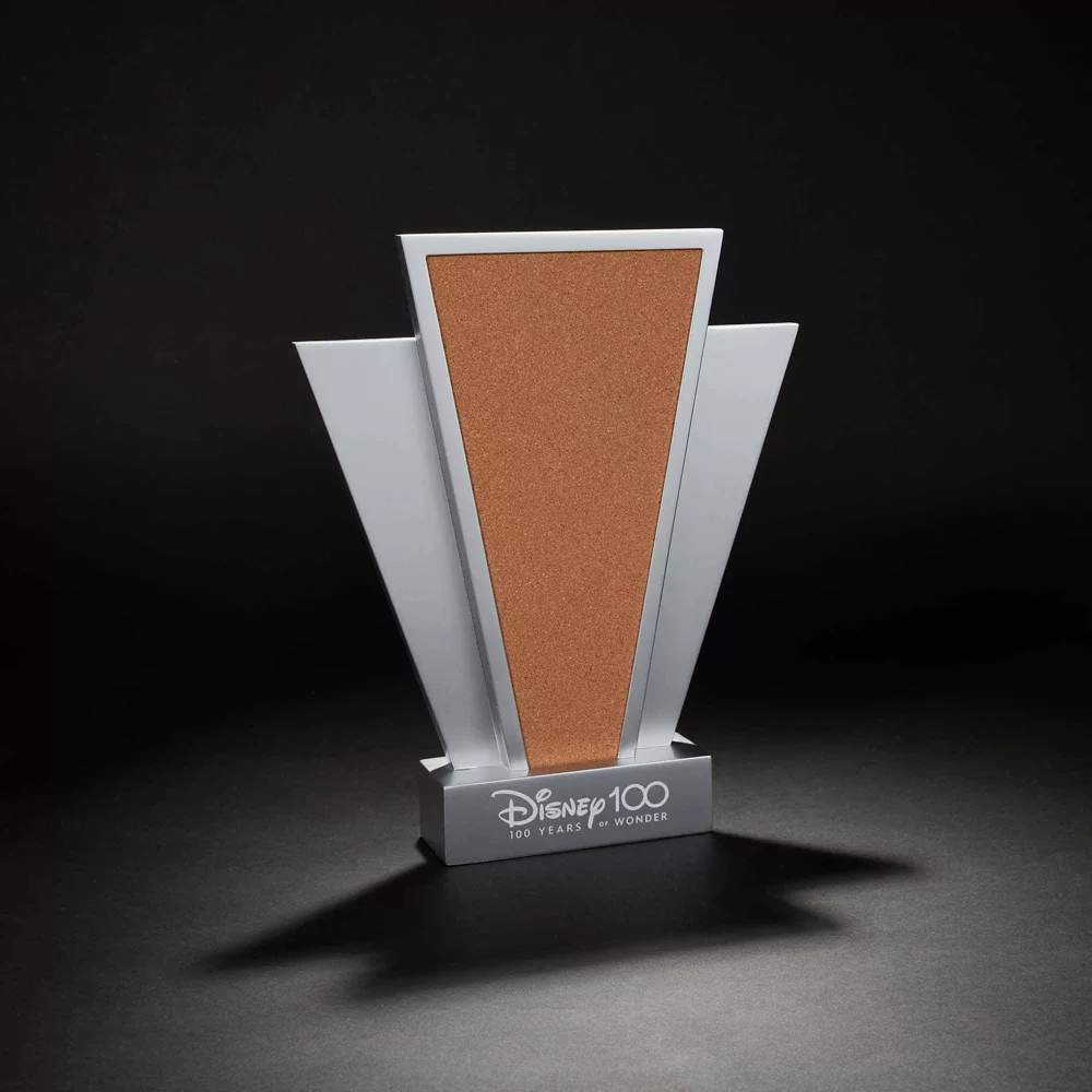 Présentoir à Pin's Disney100 Decades 4 Présentoir à Pin's Disney100 Decades – Image 2